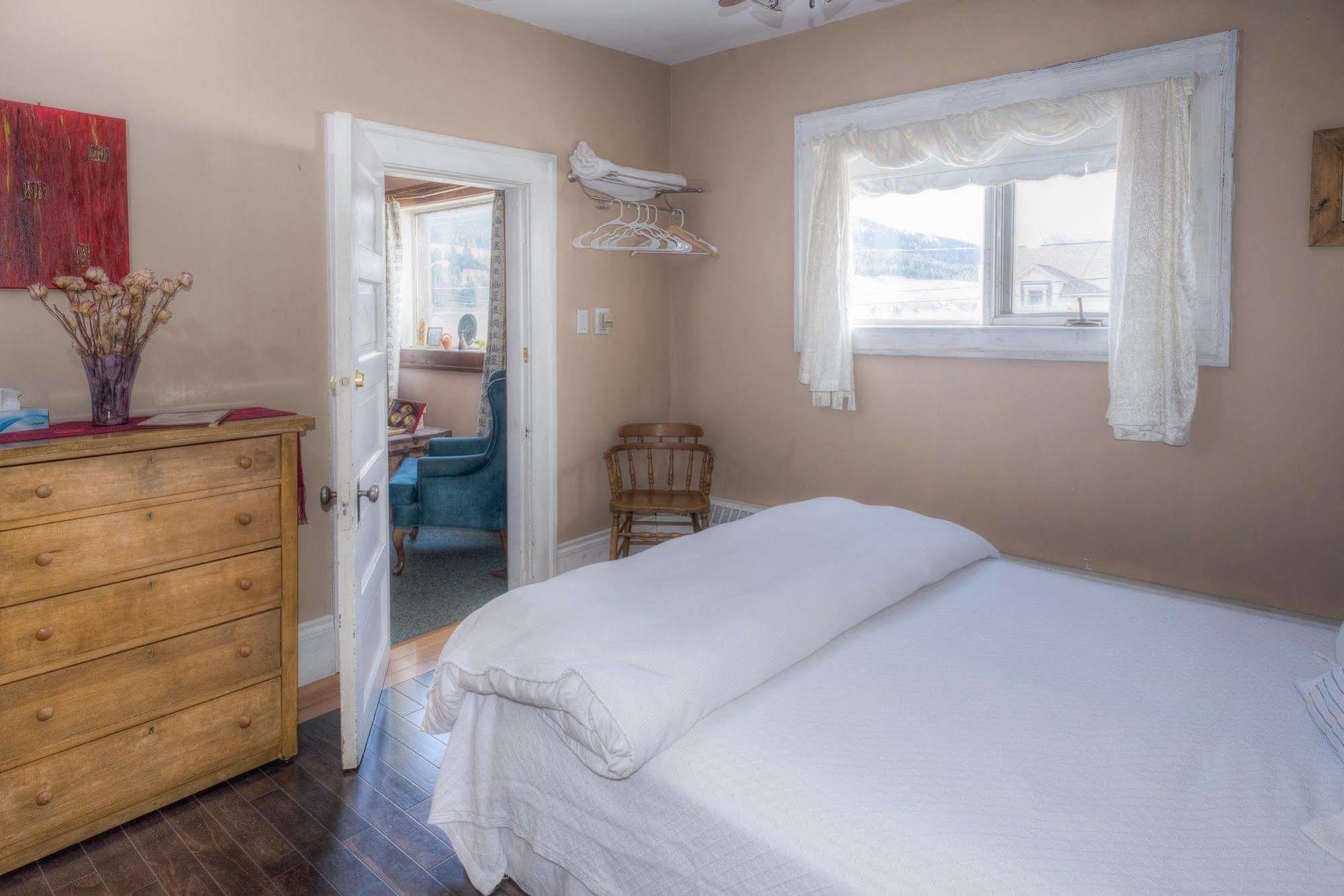 Country Encounters Accommodations Coleman Экстерьер фото